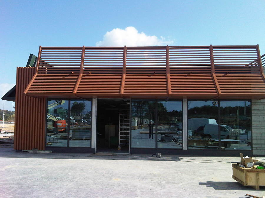 Instalación De Marquesinas De Hierro Y Aluminio