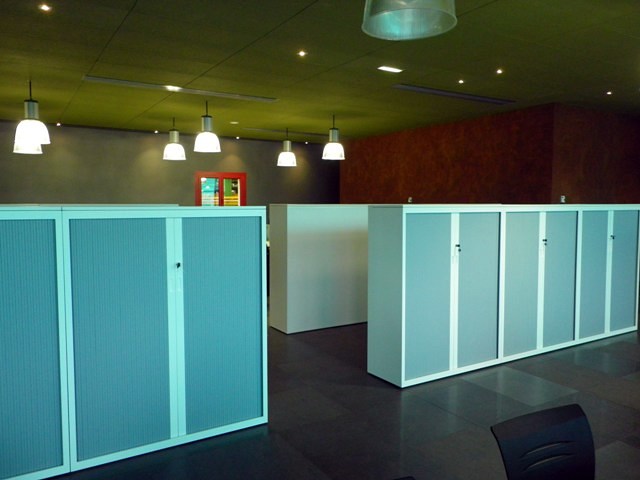 Instalación de mobiliario en nave industrial