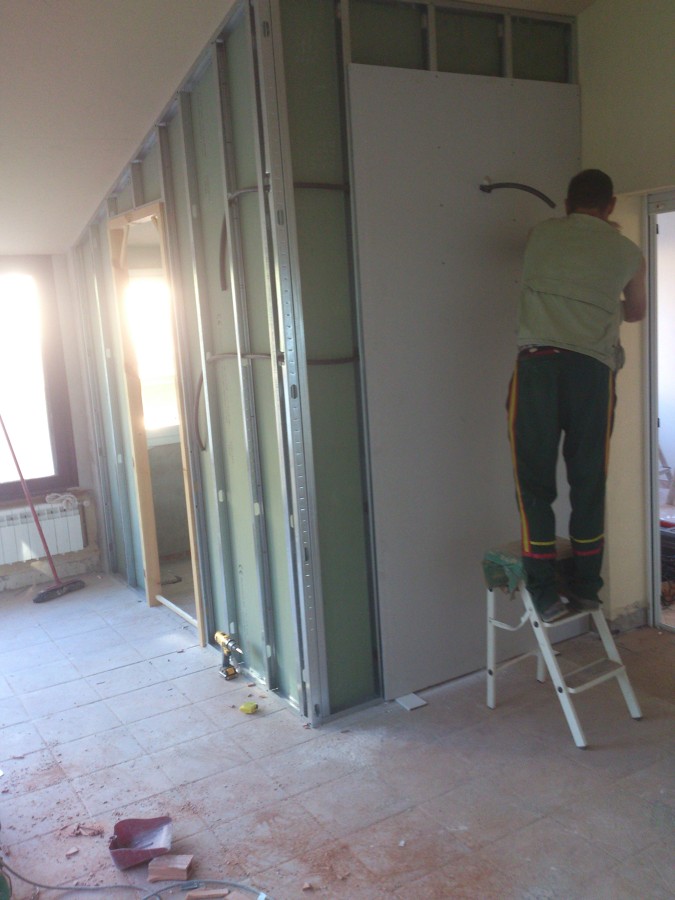 instalación de paredes pladur.