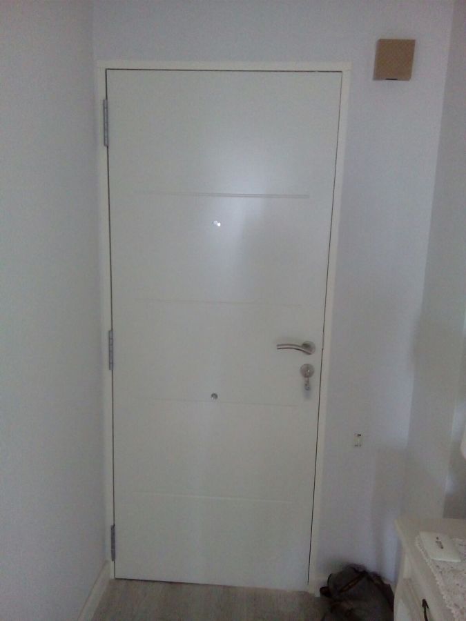 instalacion de puerta de entrada blindada