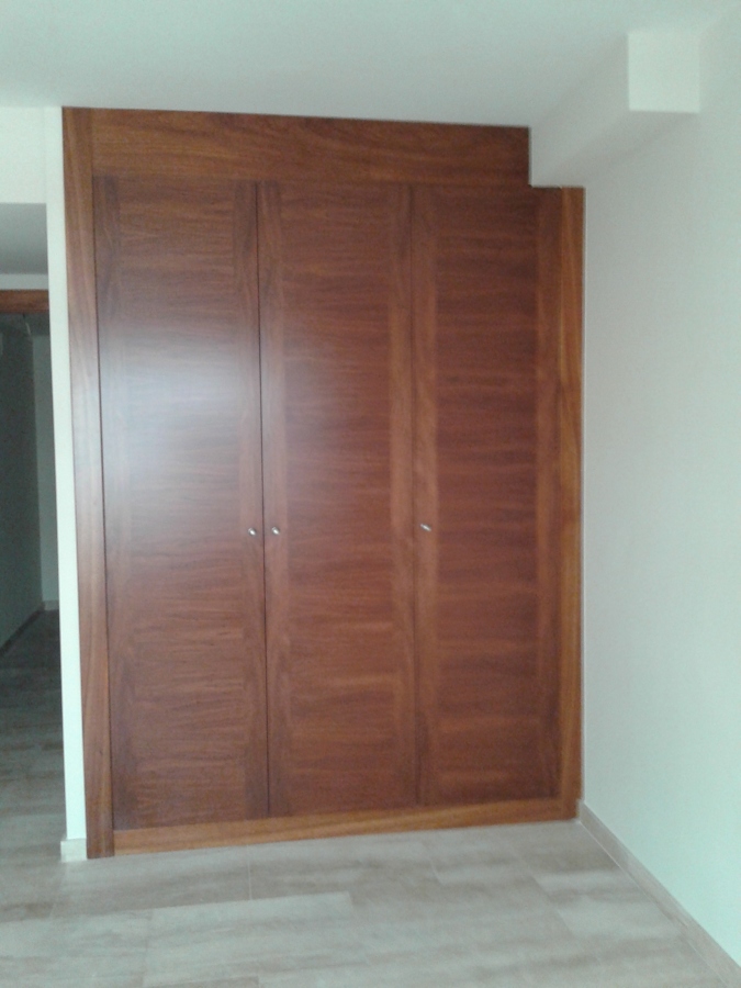 instalacion de puertas de armario en habitacion