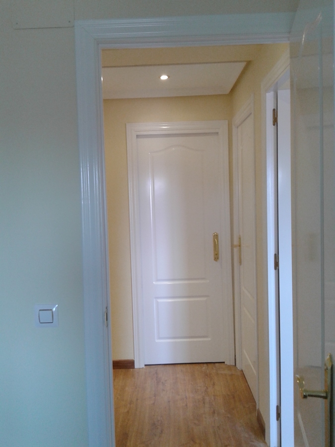 instalacion de puertas y suelo laminado