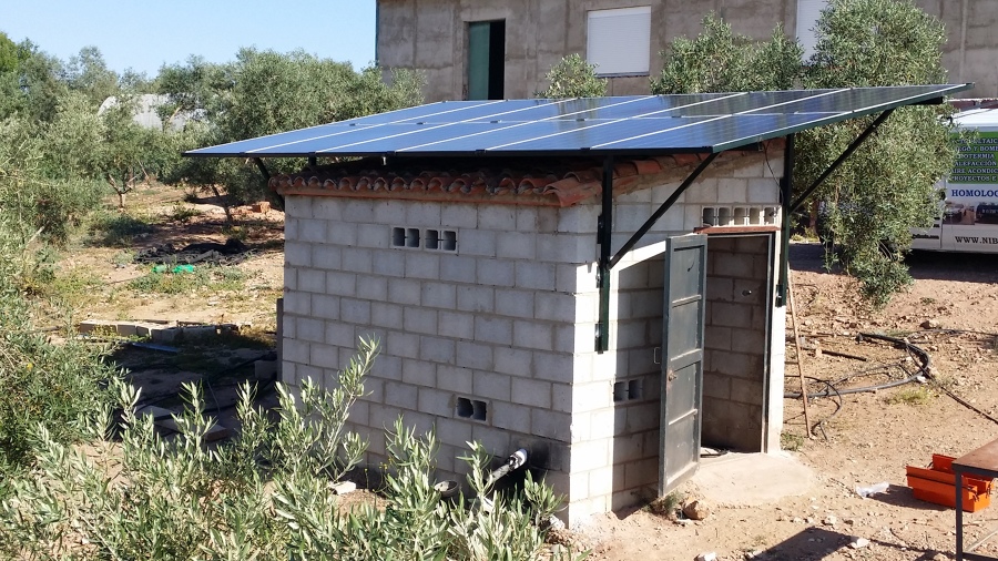 Instalación de riego directo con placas solares
