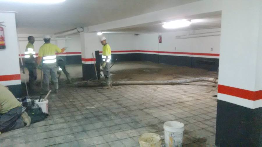 Suministro e instalación de solera hormigo en garaje comunitario