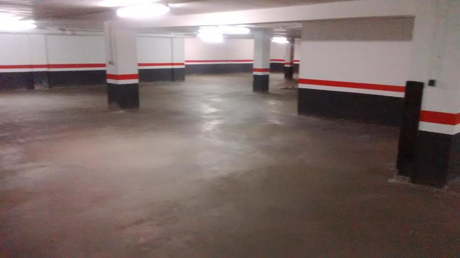 Suministro e instalacion de solera hormigo en garaje comunitario