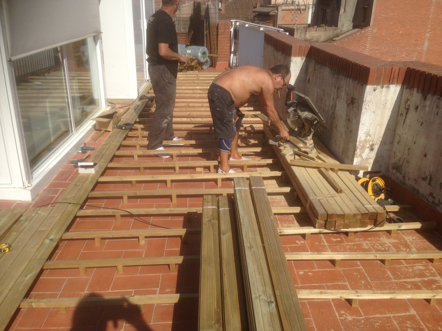 INSTALACION DE TARIMA EXTERIOR PINO CUPERIZADO