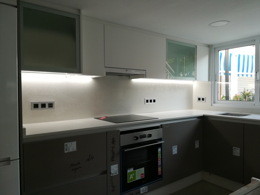 Instalación eléctrica  cocina completamente nueva.