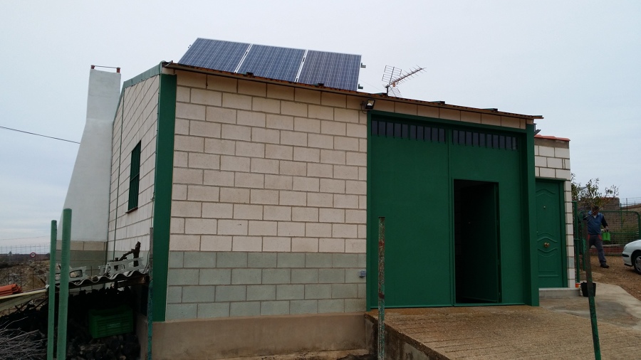 Instalación fotovoltaica para nave de aperos