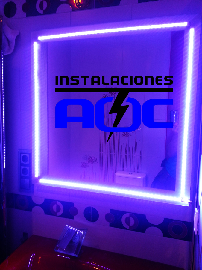 Instalación iluminación en espejo baño
