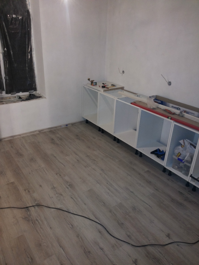 Instalación Preliminar de Esqueletos de muebles para pruebas