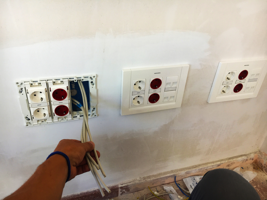 Instalación puestos de trabajo en oficinas