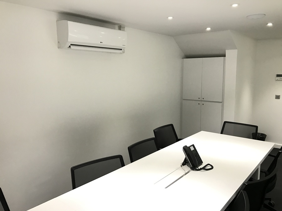 Instalación sistemas de audiovisuales y domotica para oficinas