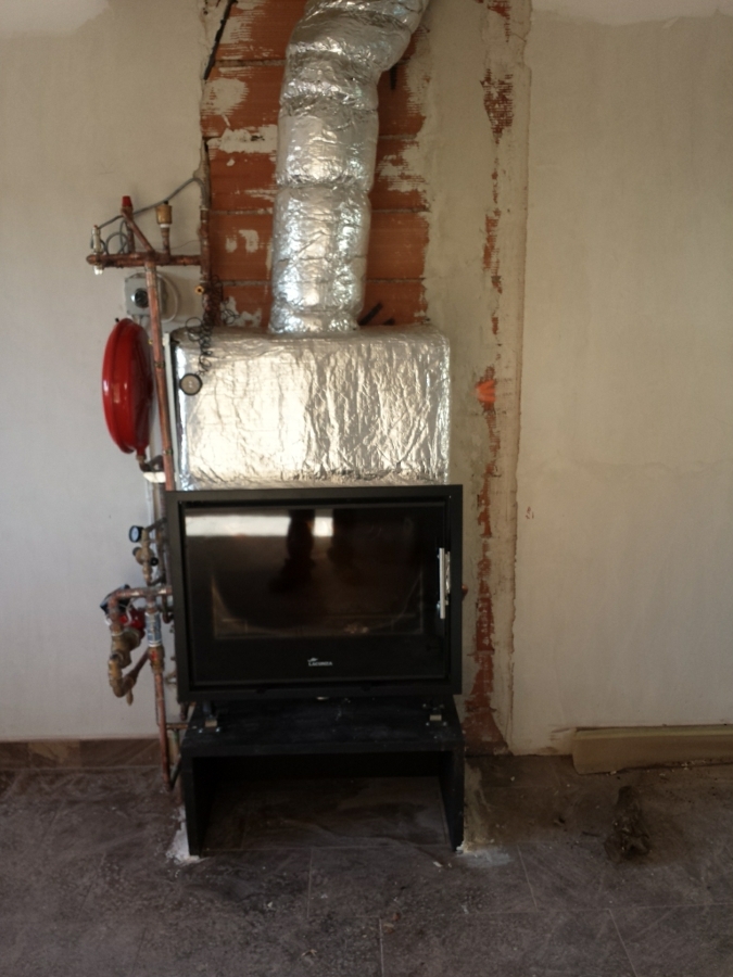 instalada chimenea para calefacción
