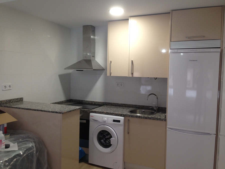 Intalacion de cocina en reforma integral de vivienda