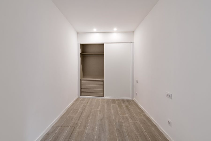 Interior armario cajonera