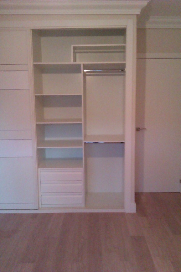 INTERIOR ARMARIO DORMITORIO