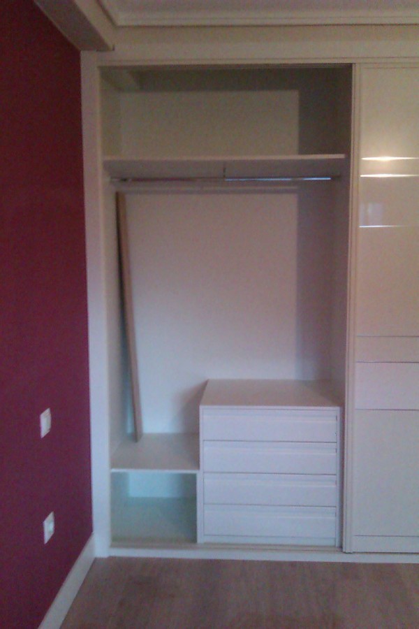 INTERIOR ARMARIO DORMITORIO