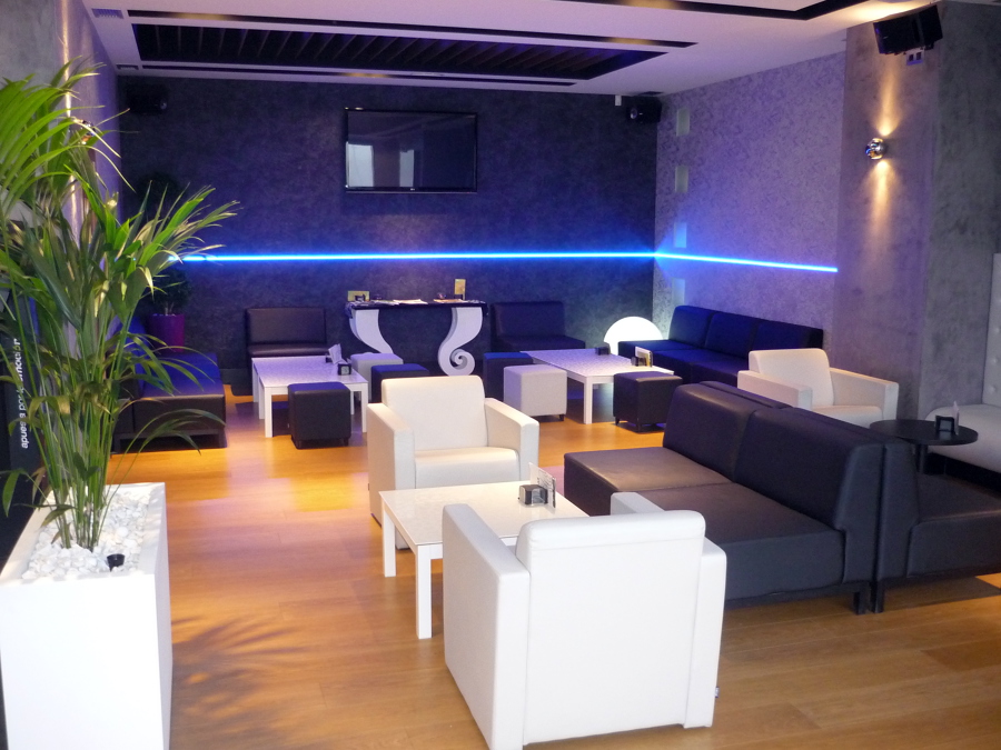 Interior Bar Cafetería Mamut