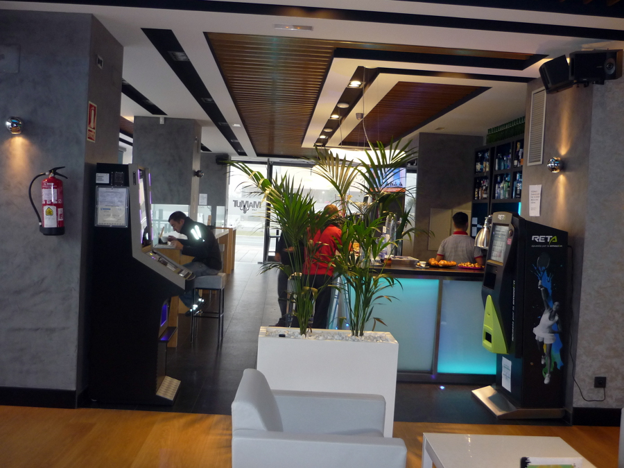 Interior Cafetería Mamut