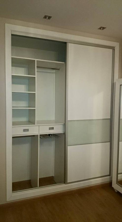 interior de armario en melamina blanco