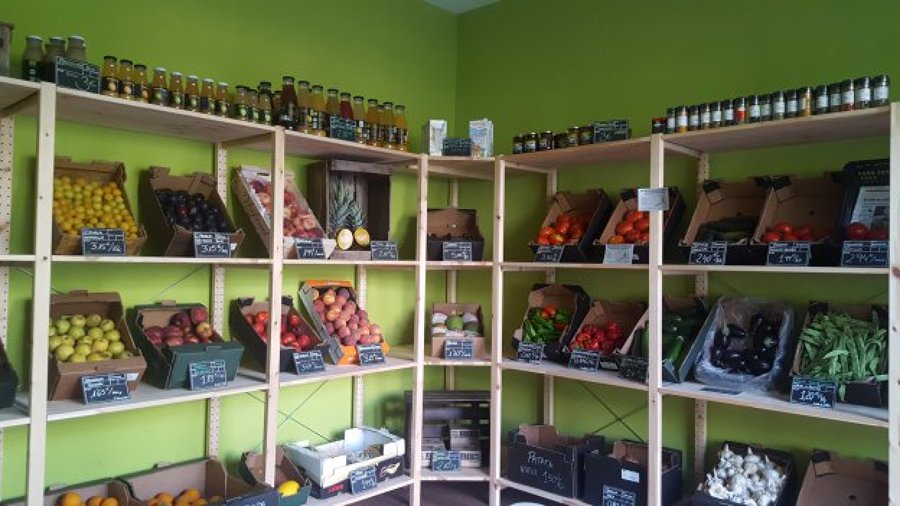 Interior de la Frutería "La pera Limonera"