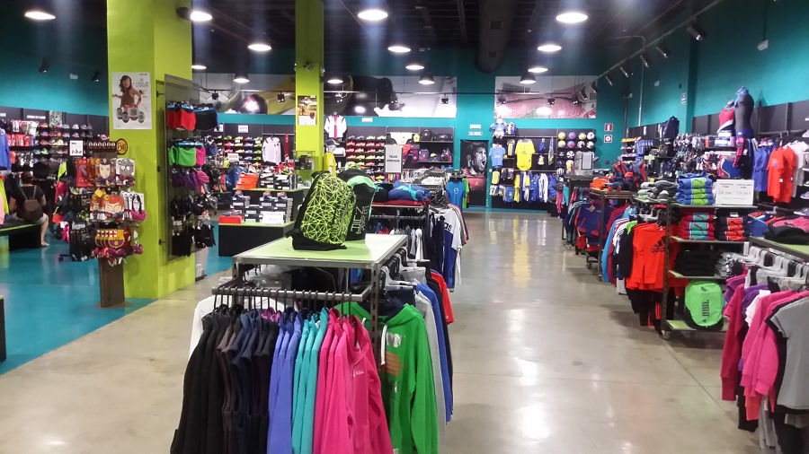 Interior de la tienda antes de la reforma