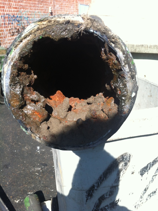 Interior de una tuberia de abastecimiento.