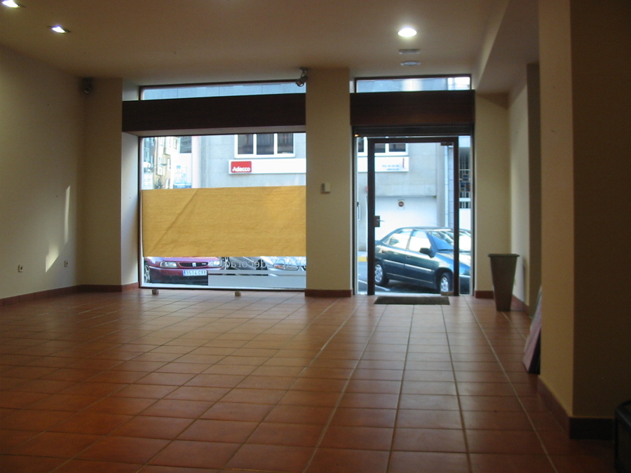 Interior del local antes de la reforma