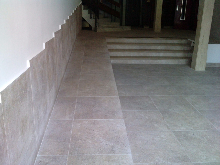 Interior del portal tras las obras