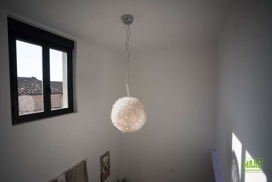 interior moderno en casa antigua