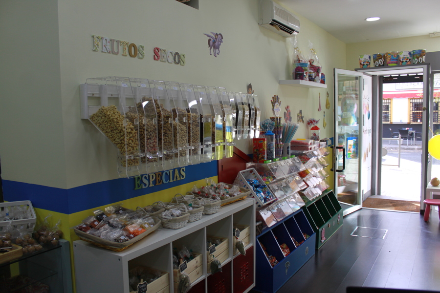 Interior tienda.