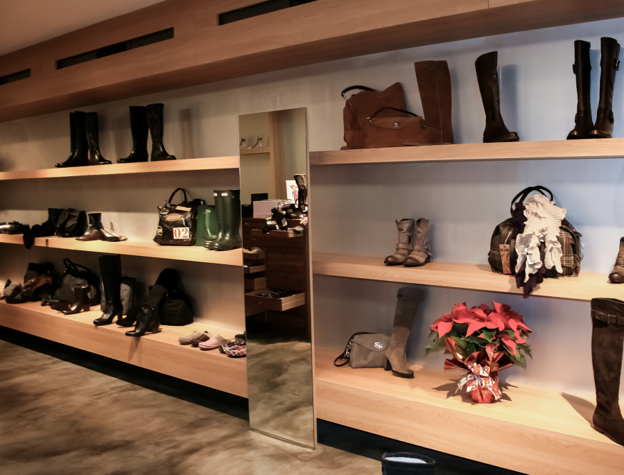 Interior zapatería