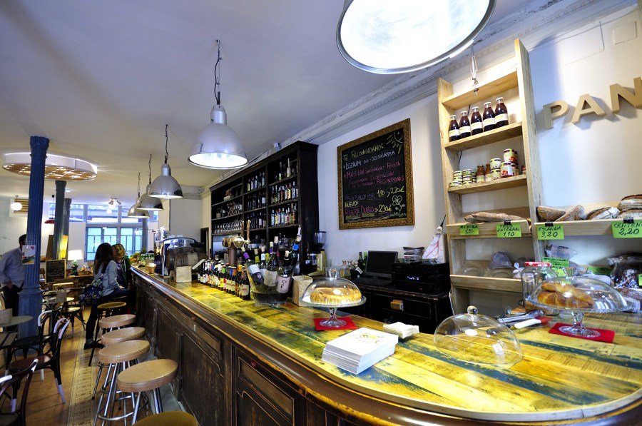 Interiorismo Cafetería. Zona de Barra