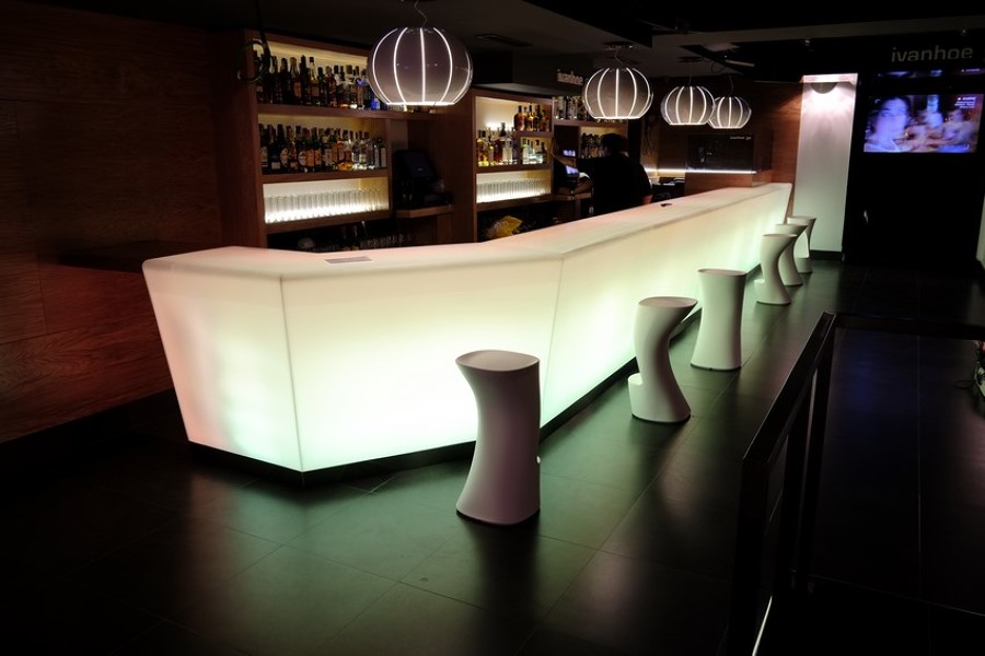 Interiorismo en Cáceres con estilo minimalista y futurista