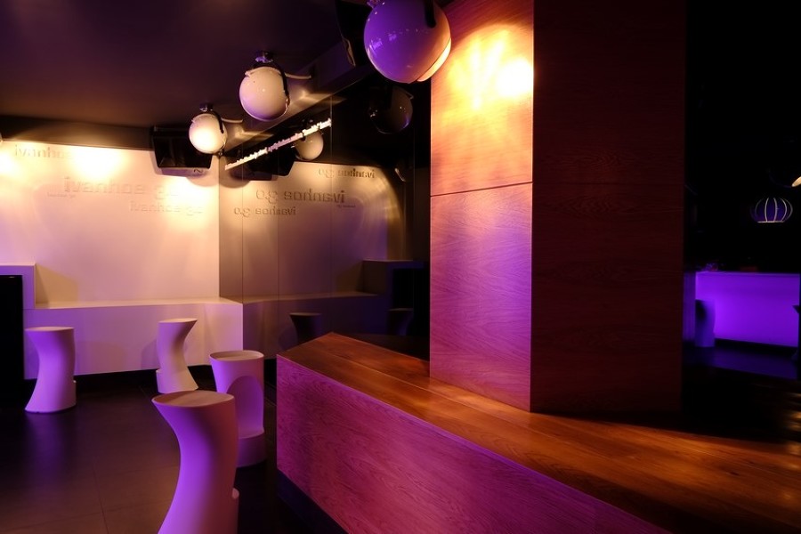 Interiorismo en Cáceres con estilo minimalista y futurista