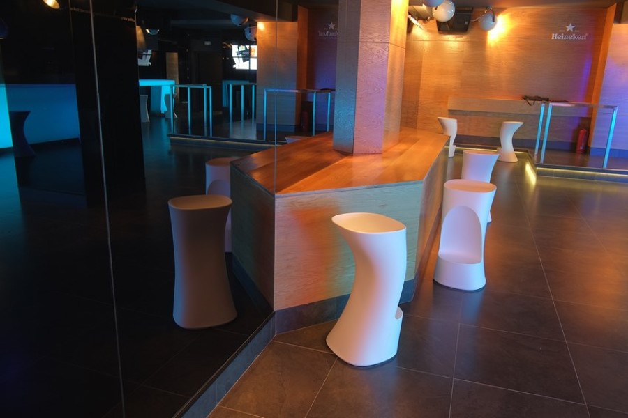 Interiorismo en Cáceres con estilo minimalista y futurista