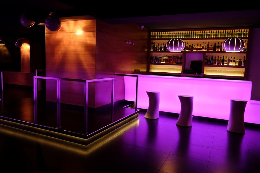 Interiorismo en Cáceres con estilo minimalista y futurista