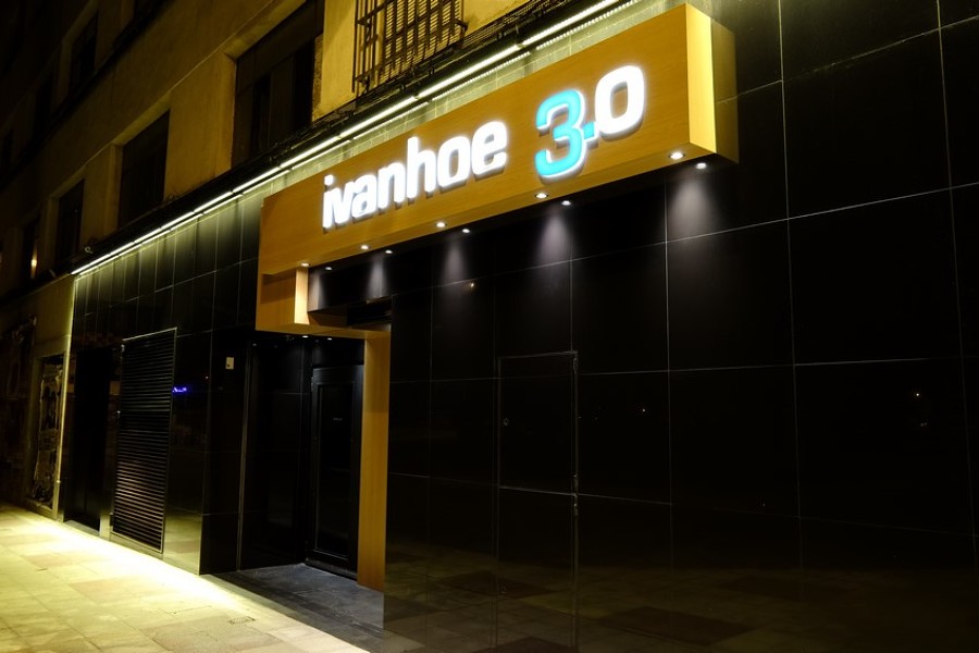 Interiorismo en Cáceres con estilo minimalista y futurista