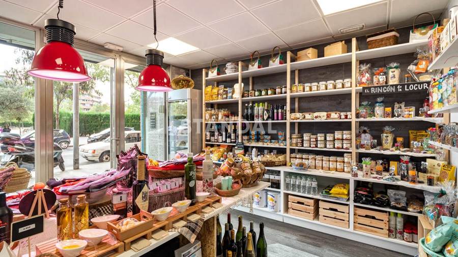 Interiorismo local comercial - Expositores