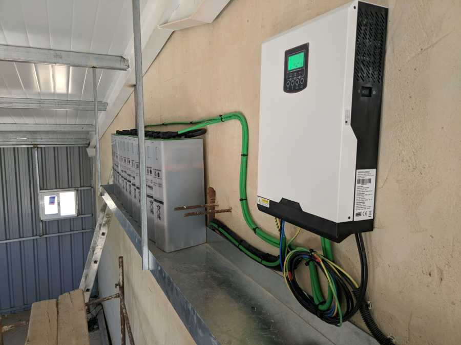 Inversor cargador y baterias