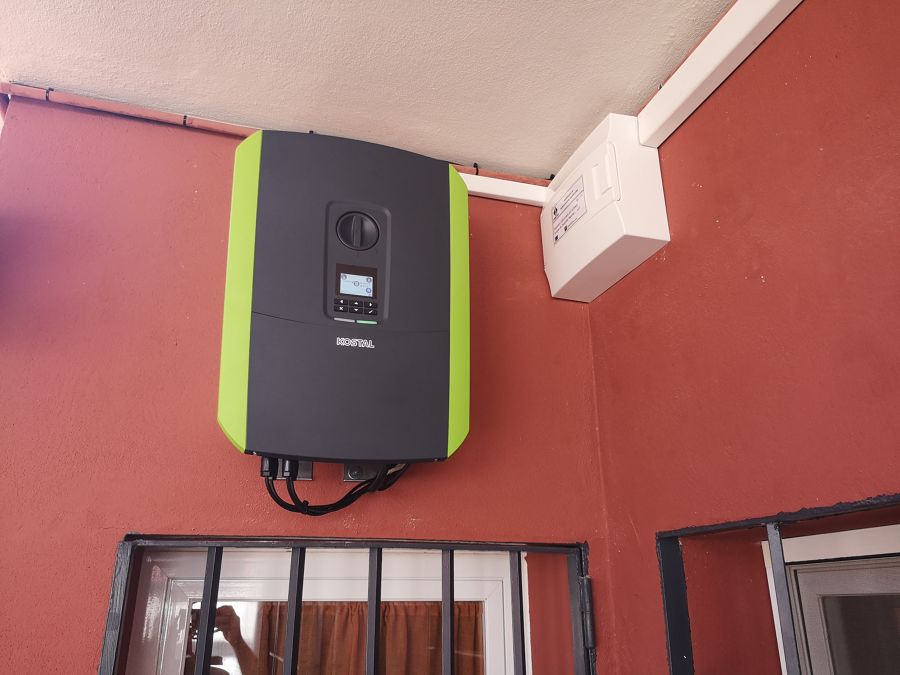 Inversor trifásico híbrido