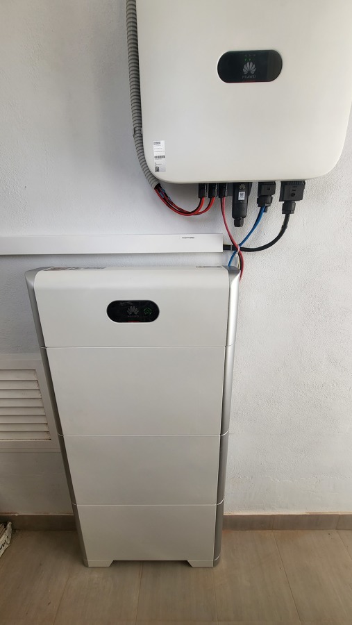 INVERSOR Y BATERIA HUAWEI