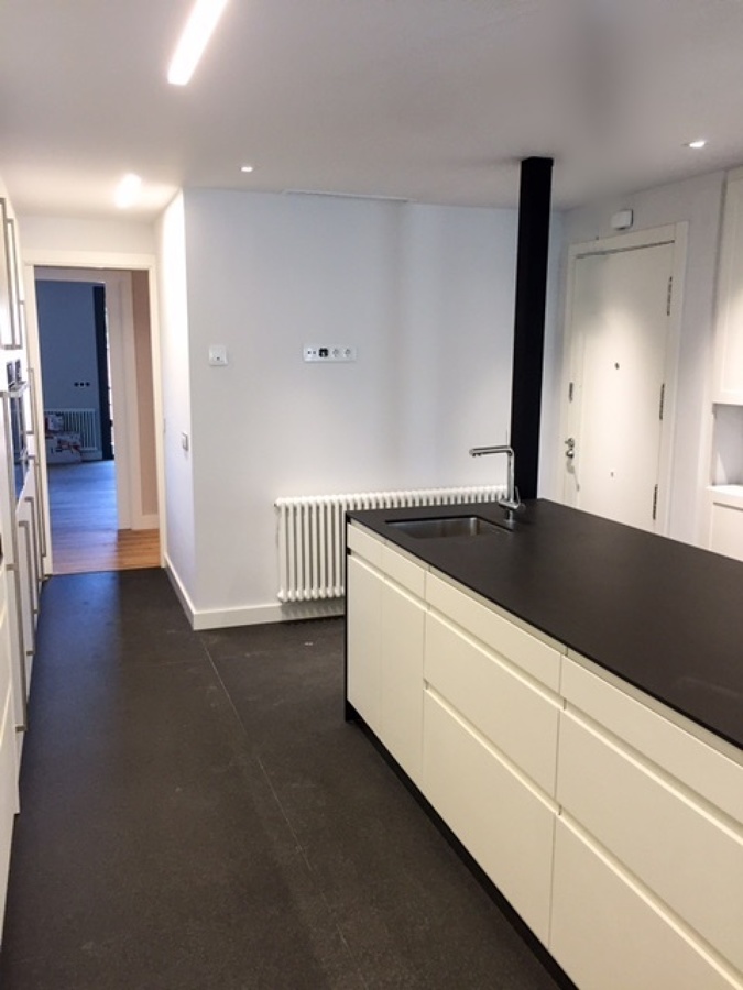 Isla con encimera porcelánico