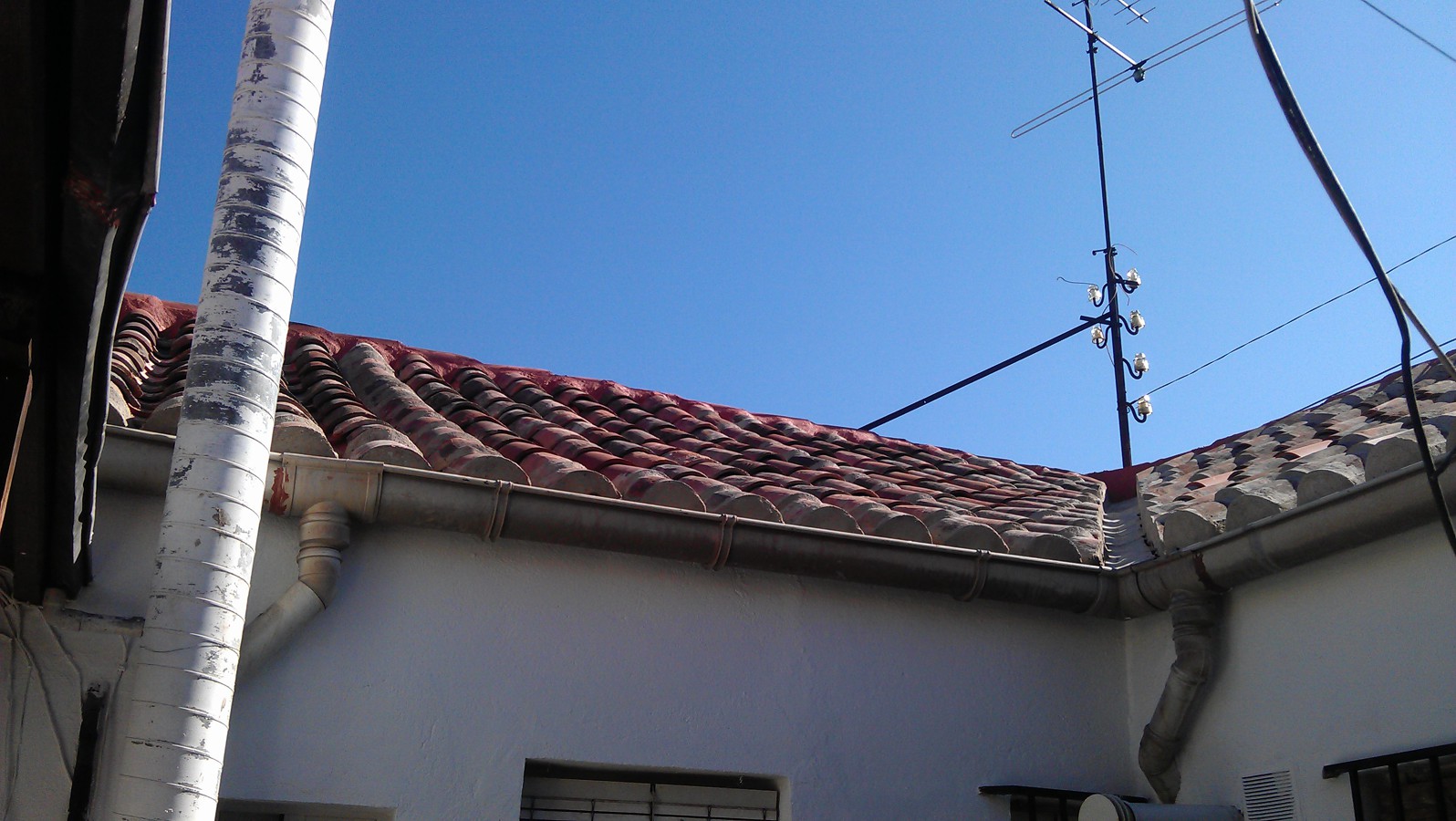 ITE - REPARACIÓN Y REFUERZO DE ESTRUCTURA DE CUBIERTA Y RETEJADO