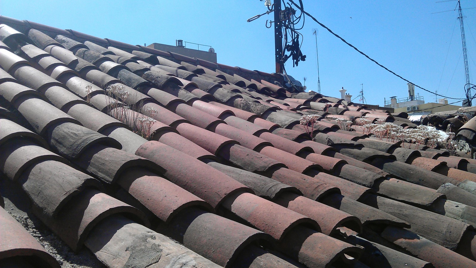 ITE - REPARACIÓN Y REFUERZO DE ESTRUCTURA DE CUBIERTA Y RETEJADO