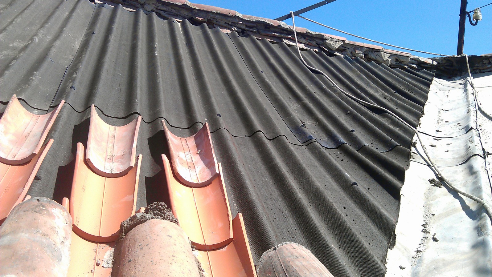 ITE - REPARACIÓN Y REFUERZO DE ESTRUCTURA DE CUBIERTA Y RETEJADO