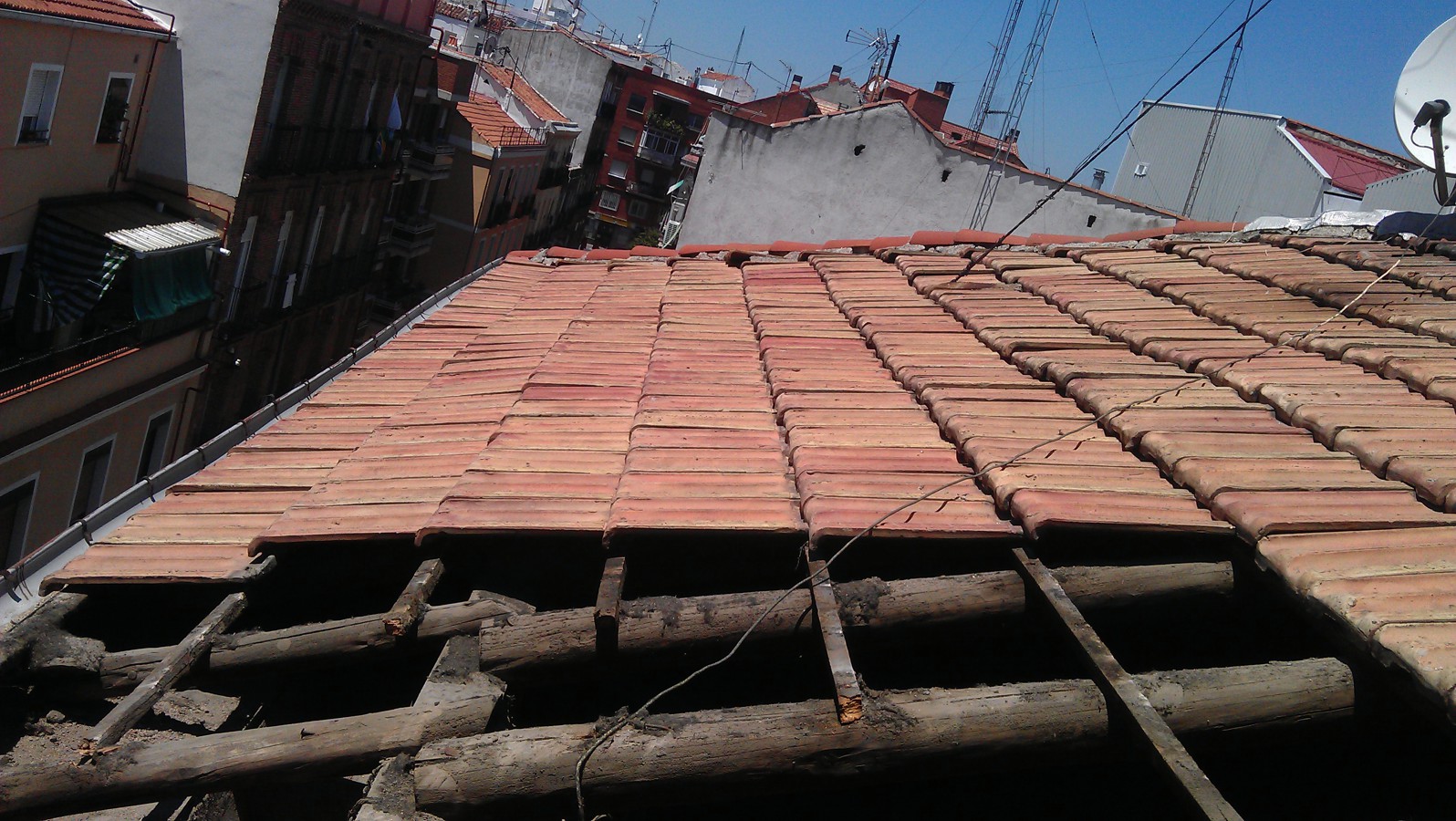 ITE - REPARACIÓN Y REFUERZO DE ESTRUCTURA DE CUBIERTA Y RETEJADO