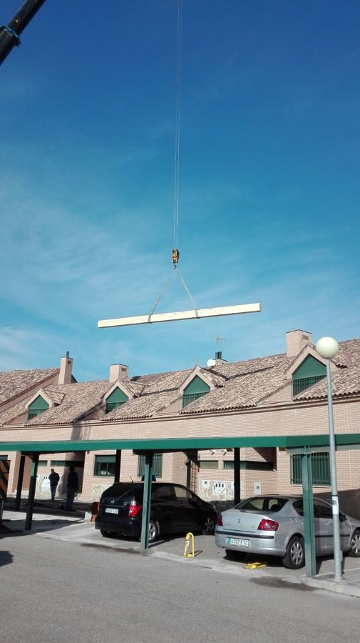 IZADO DE VIGA DE MADERA