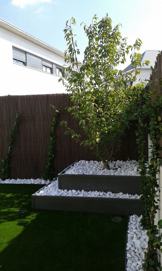 Jardín cabaña de Montecarmelo