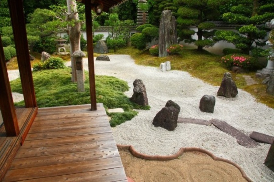 Los Japoneses saben como despertar el espiritu de una jardin!